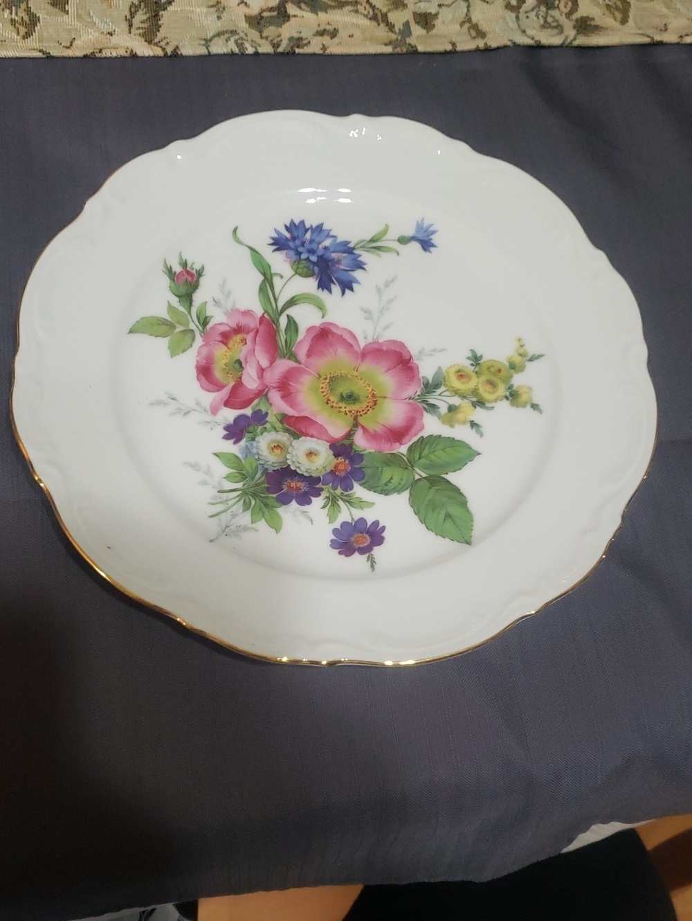 Mitterteich Bavaria Western Germany decorative plate , floral bouquet , 9 inches